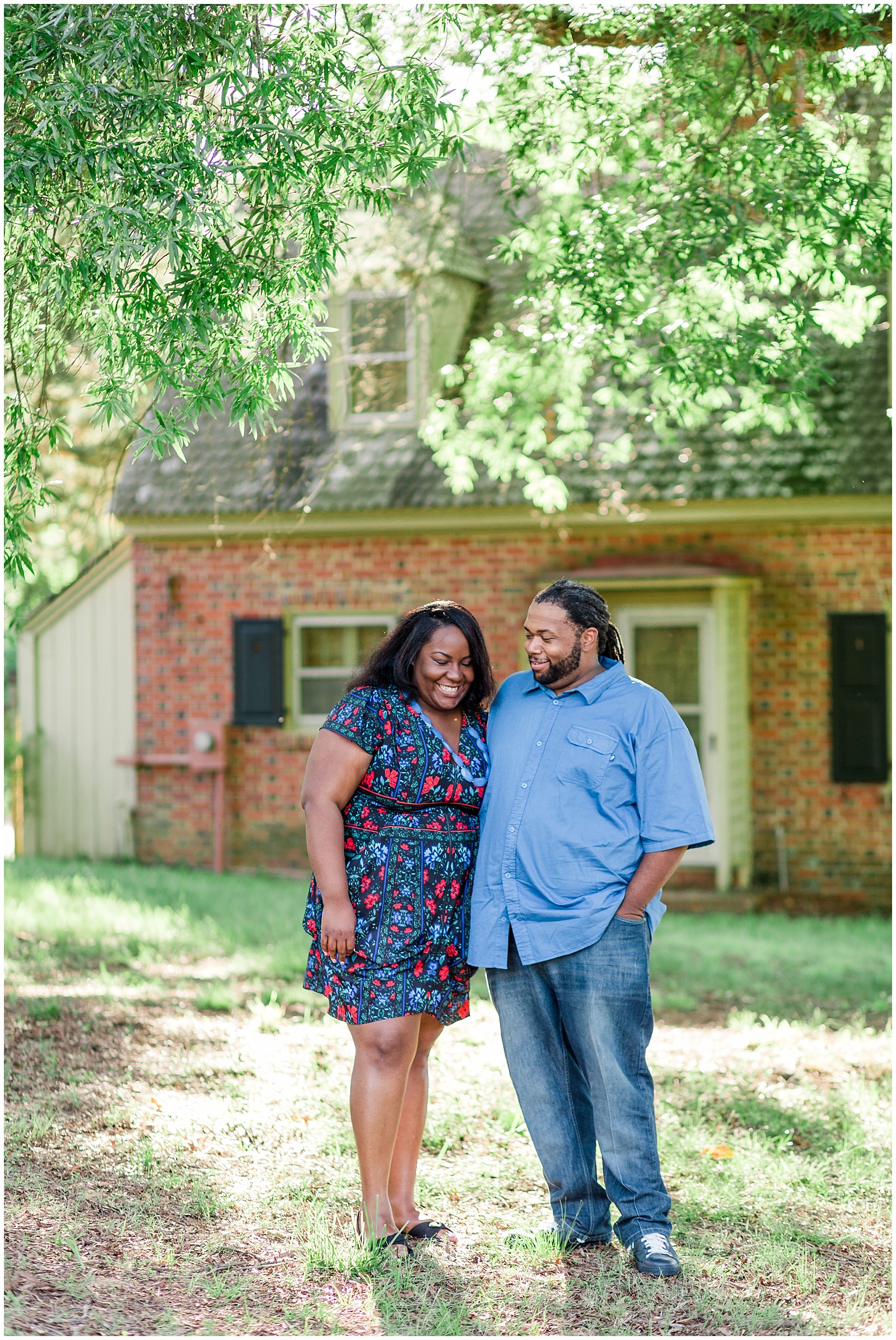 monica leonard historic yorktown engagement session